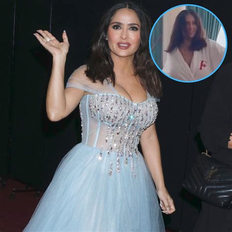 salma hayek dancing naked|Salma Hayek Suffers NSFW Wardrobe Malfunction on Instagram。